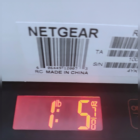 NETGEAR Black Wireless Router - Picture 5 of 5